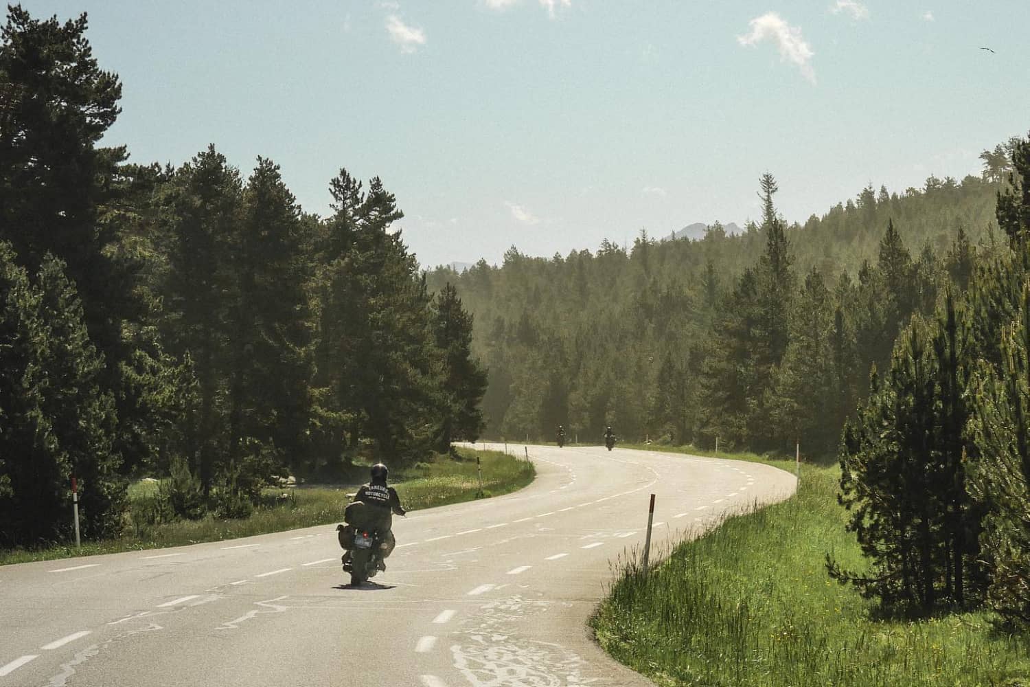 road trip moto pyrénées