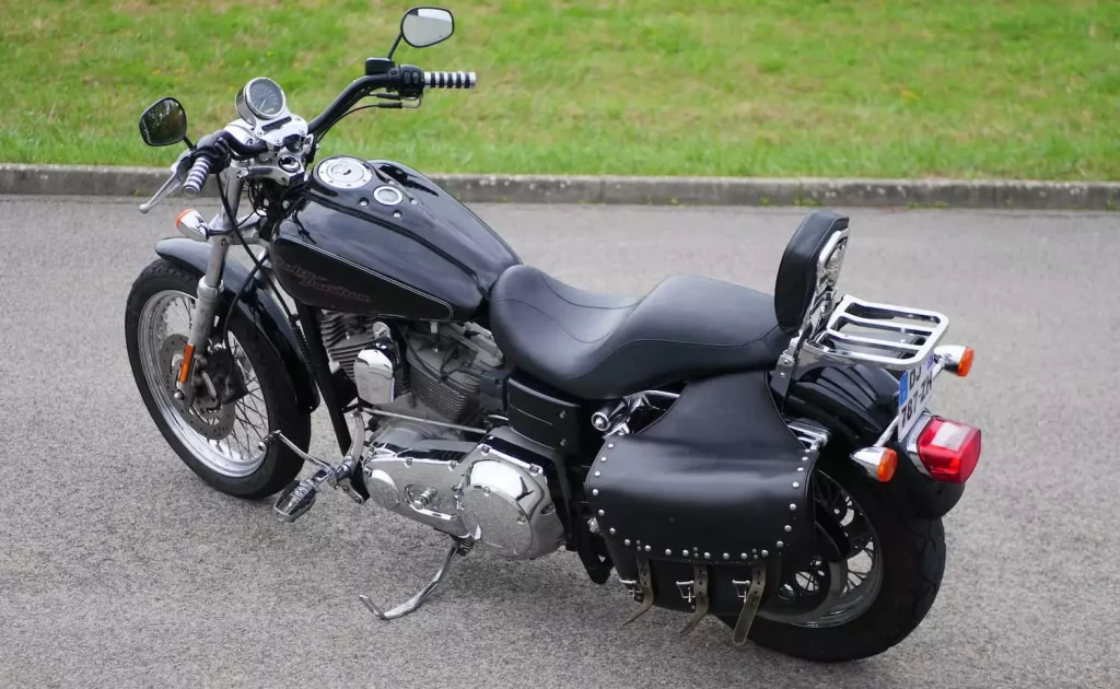 Arriere moto Harley Davidson Dyna Super Glide